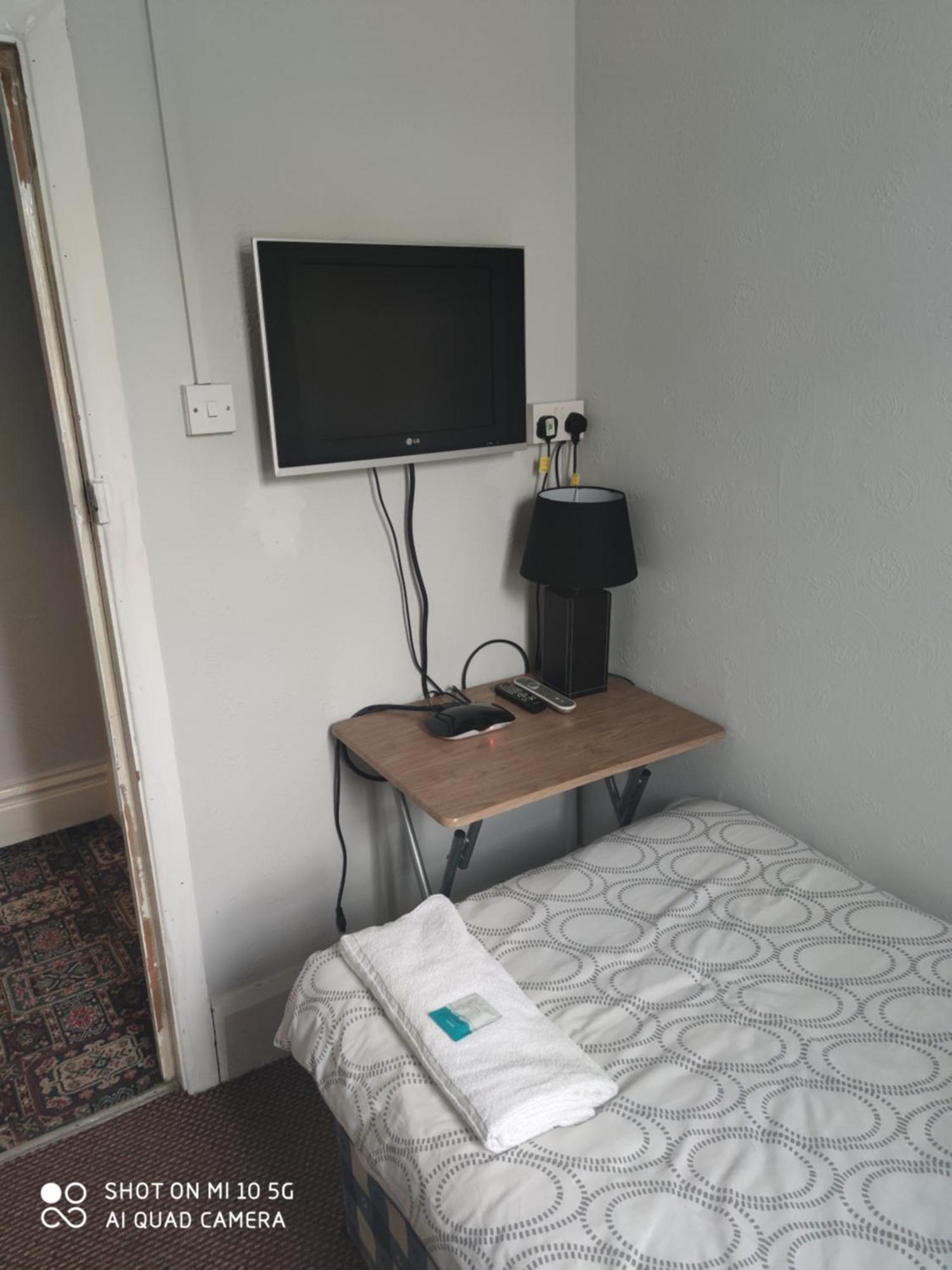 Sussex Lodge Guest House Slough Esterno foto