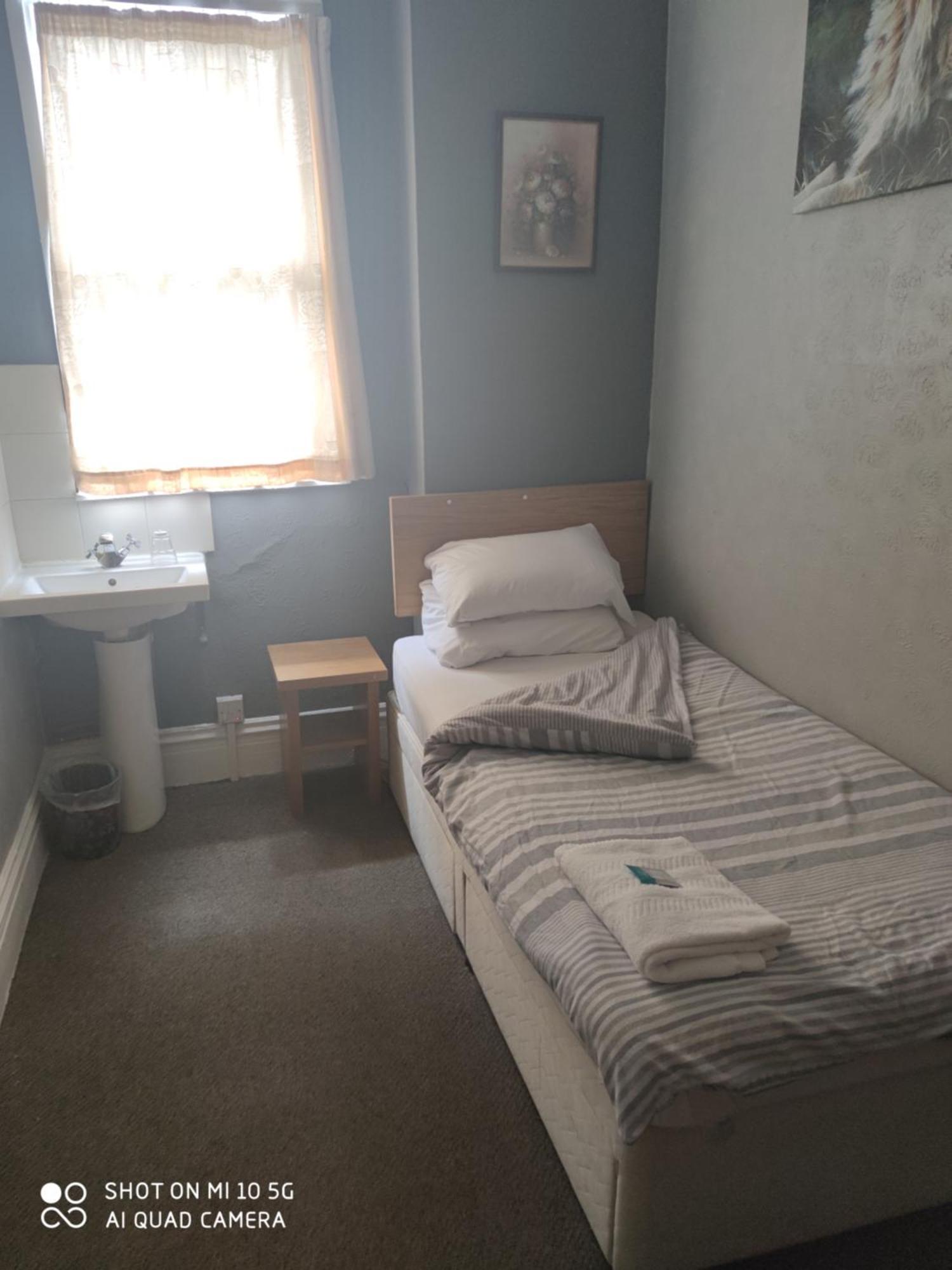 Sussex Lodge Guest House Slough Esterno foto