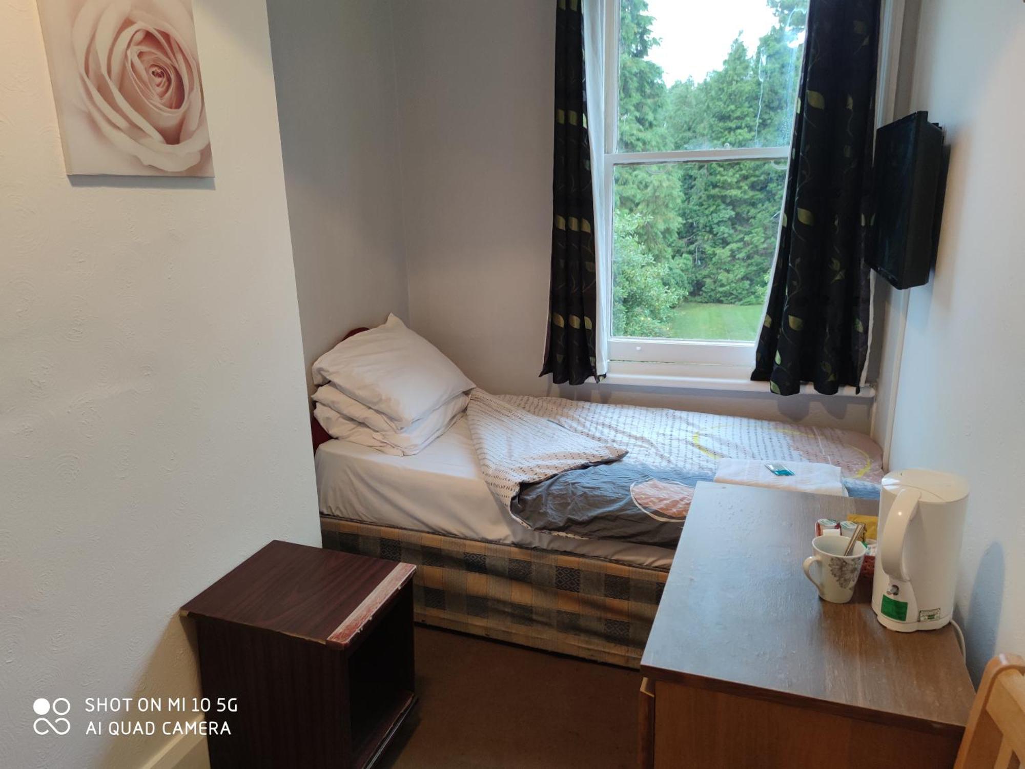 Sussex Lodge Guest House Slough Esterno foto