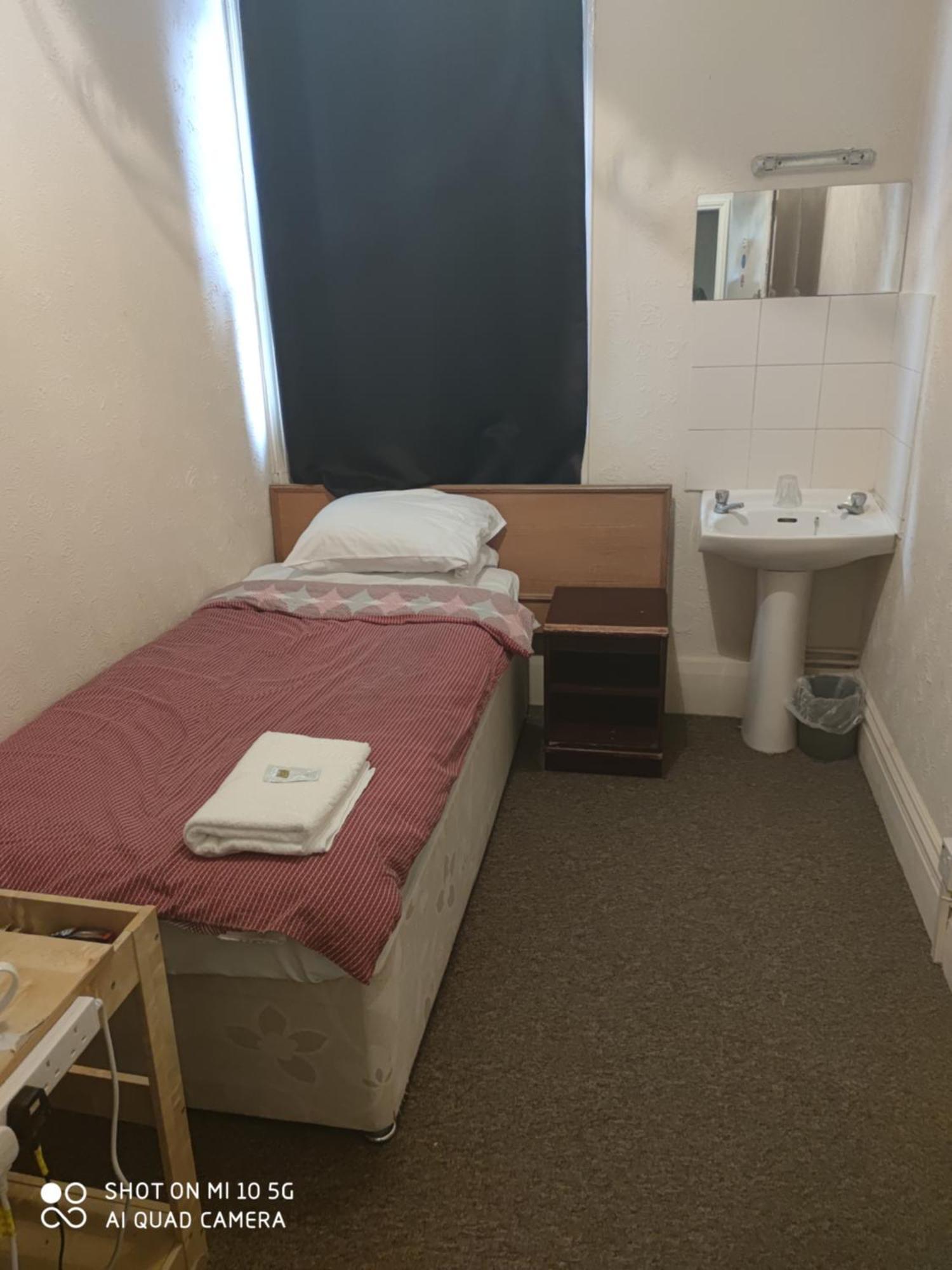 Sussex Lodge Guest House Slough Esterno foto