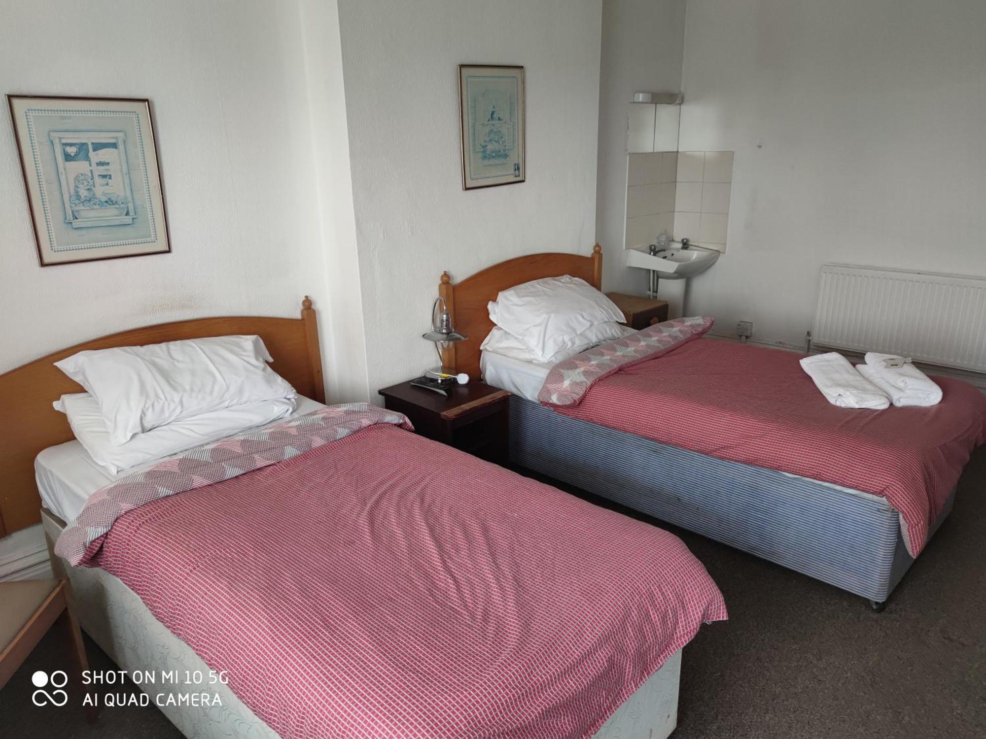 Sussex Lodge Guest House Slough Esterno foto